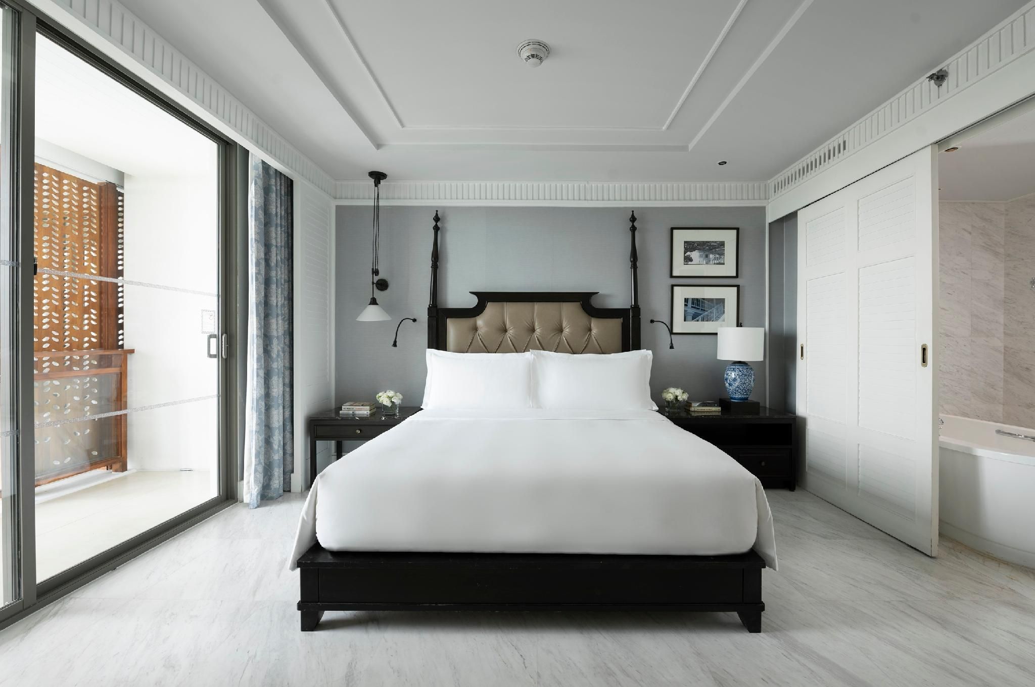 1 King Junior Suite Pool View