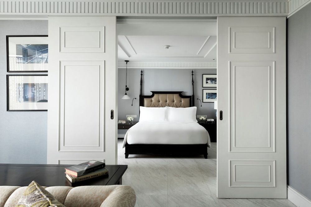 Junior Suite, 1 King Bed, Pool View