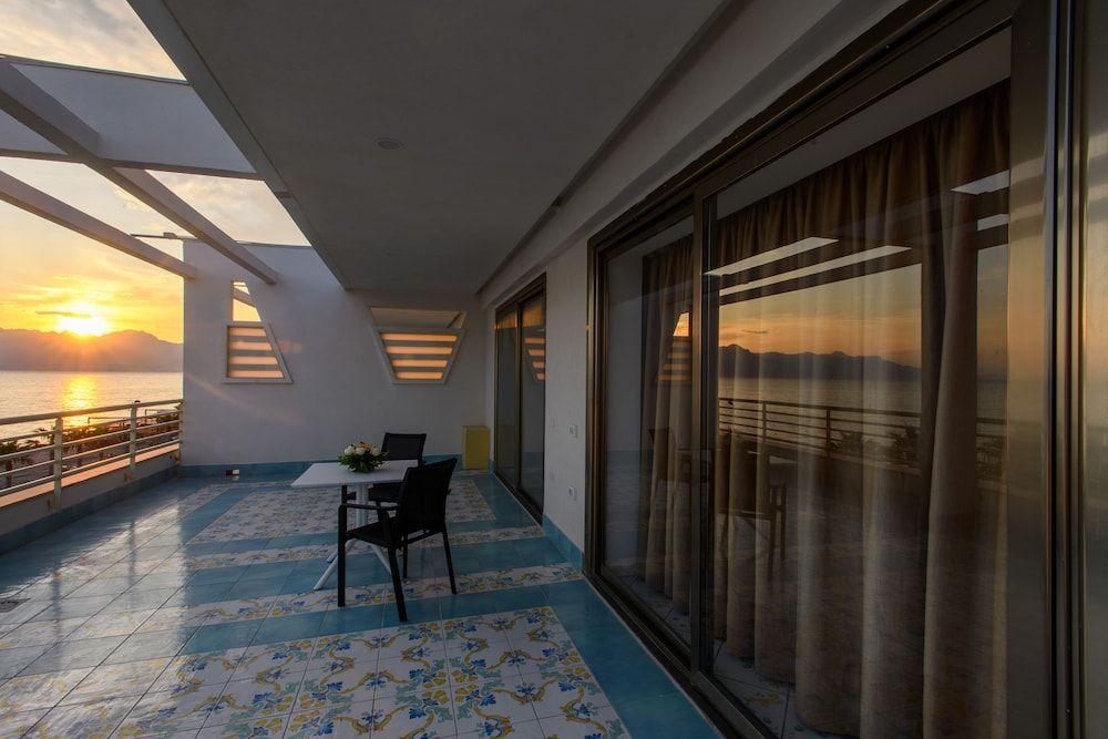 Hotel Ancora Deluxe Room, Sea View 5