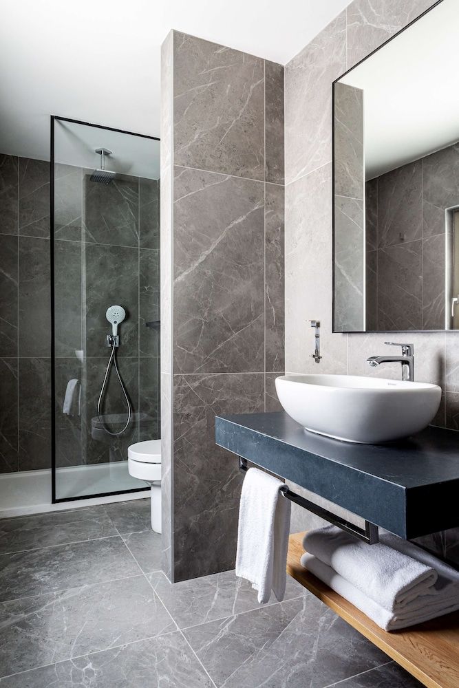 Radisson Blu Hotel, Madrid Prado Standard Room 6