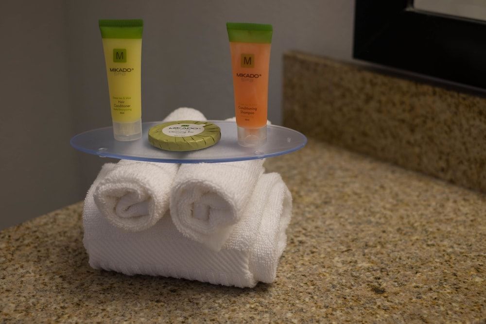 Rodeway Inn Clearwater - Central Standard, 2 Queen Bed, Non Smoking 6