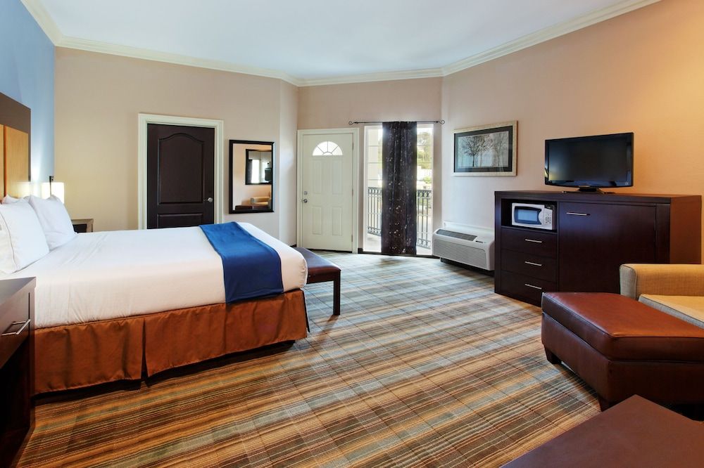 Suite, 2 Bedrooms, Balcony (Feature)