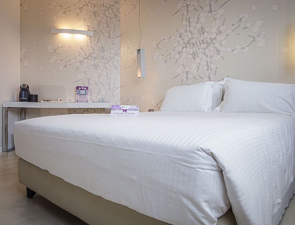 For You Hotel Deluxe Double Room Single Use 2