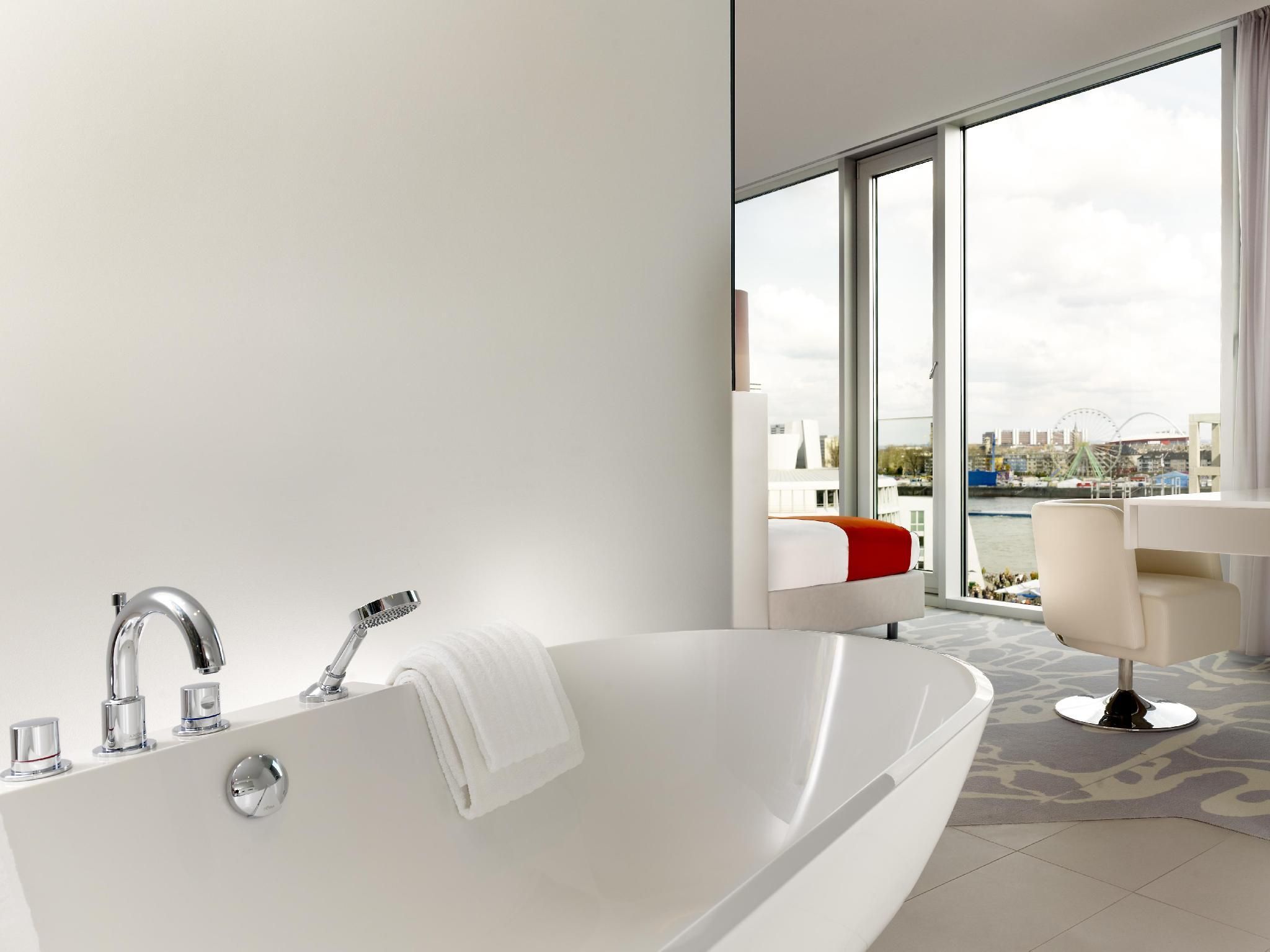 art room - rhine view