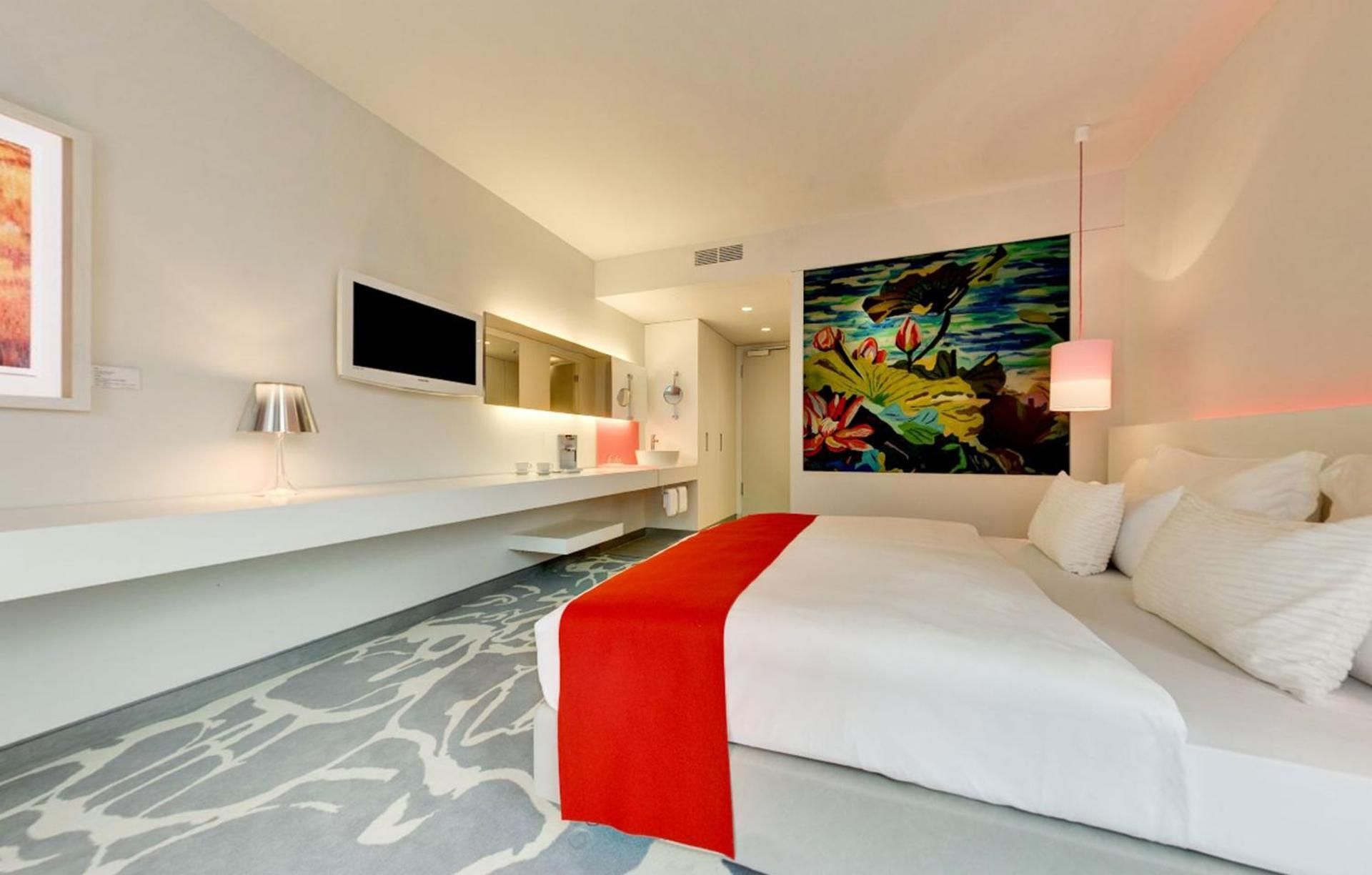 Art Double Room