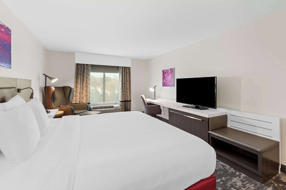 undefined Hilton Garden Inn Atlanta Airport North 2