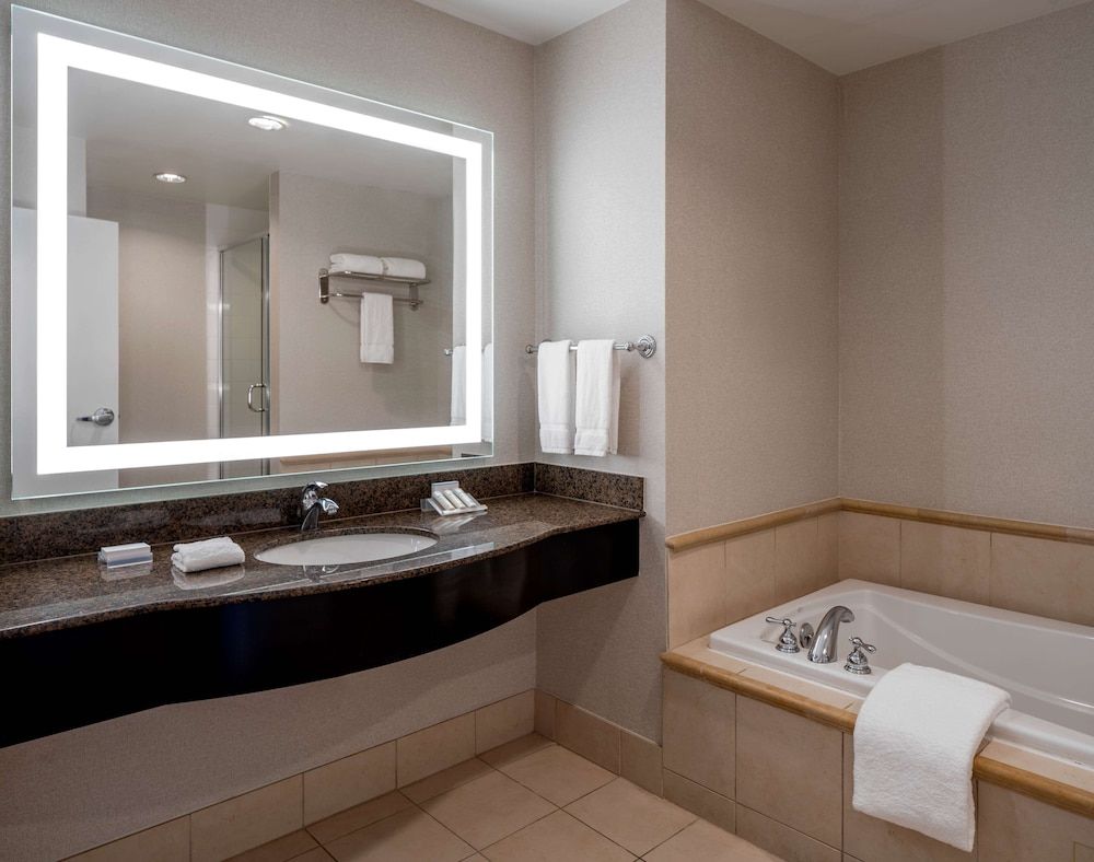 King bed bedroom suite