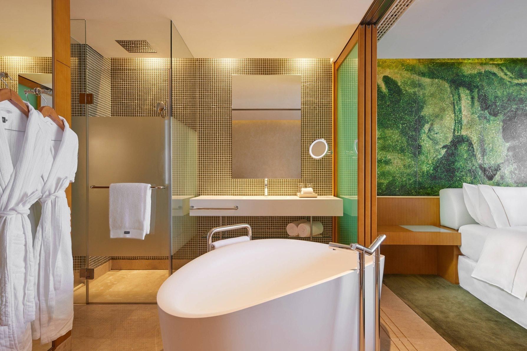 Club lounge access, Guest room, 1 King, City view