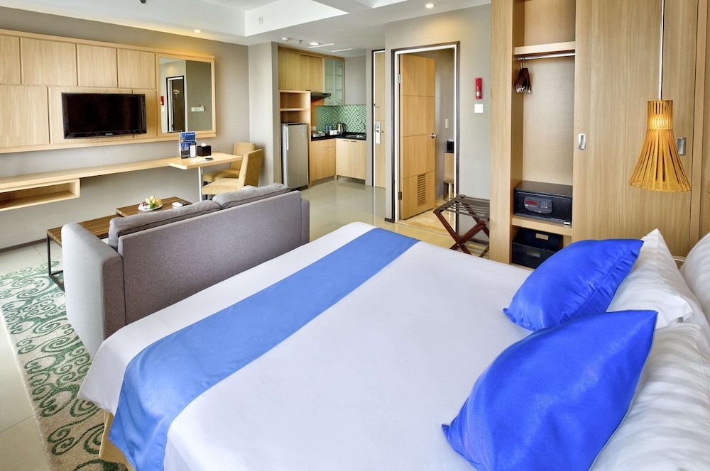 Golden Tulip Balikpapan Hotel & Suites Deluxe Room, 1 Queen Bed