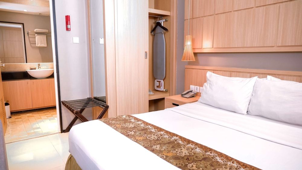 Golden Tulip Balikpapan Hotel & Suites