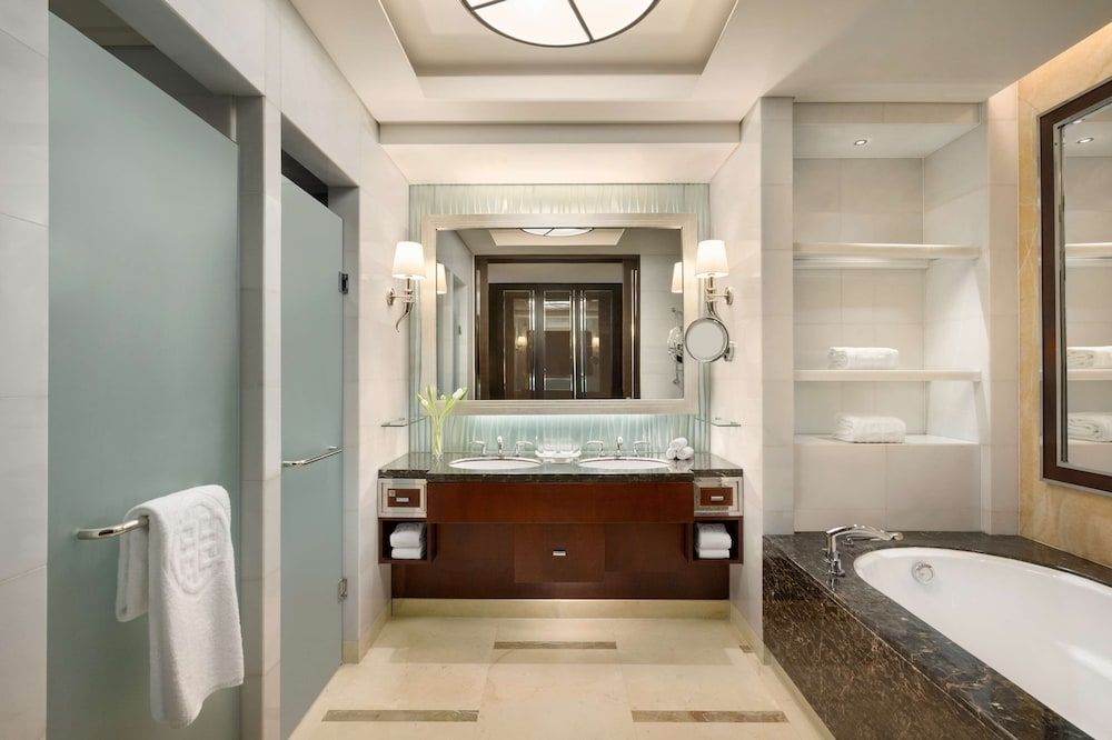 China World Summit Wing, Beijing Executive Room, 2 Twin Beds 8