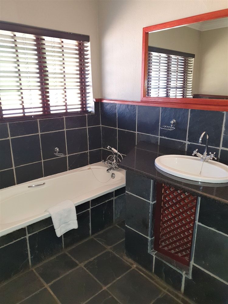 Premier Hotel Roodevalley Executive Room 5