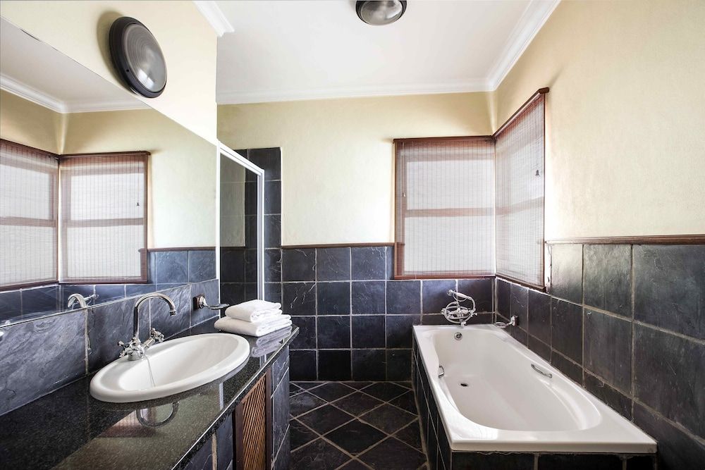 Premier Hotel Roodevalley Executive Room 4