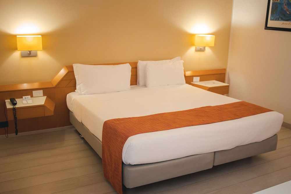 Standard Room, 1 Queen Bed