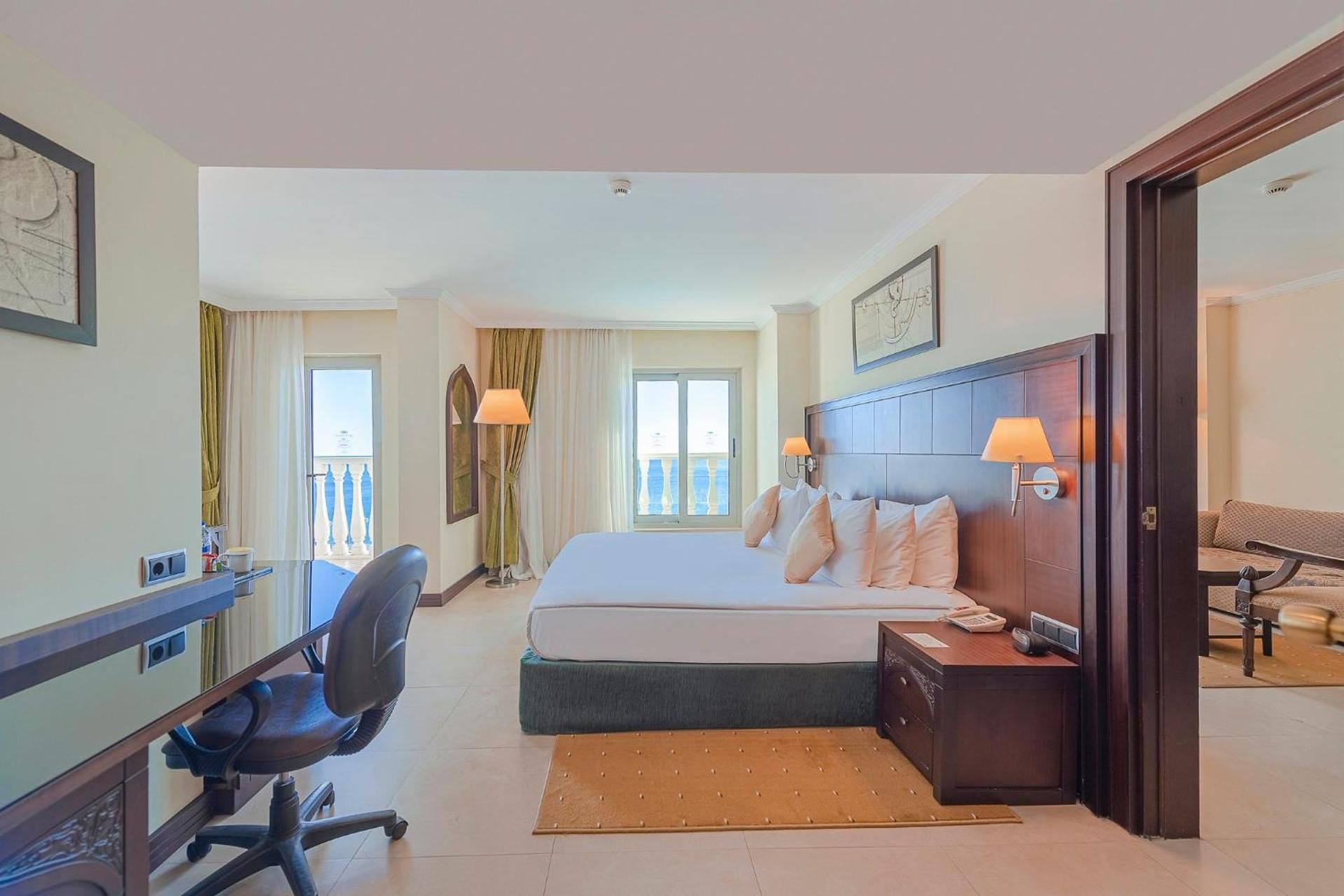 1 Bedroom Suite Sea Front Smoking