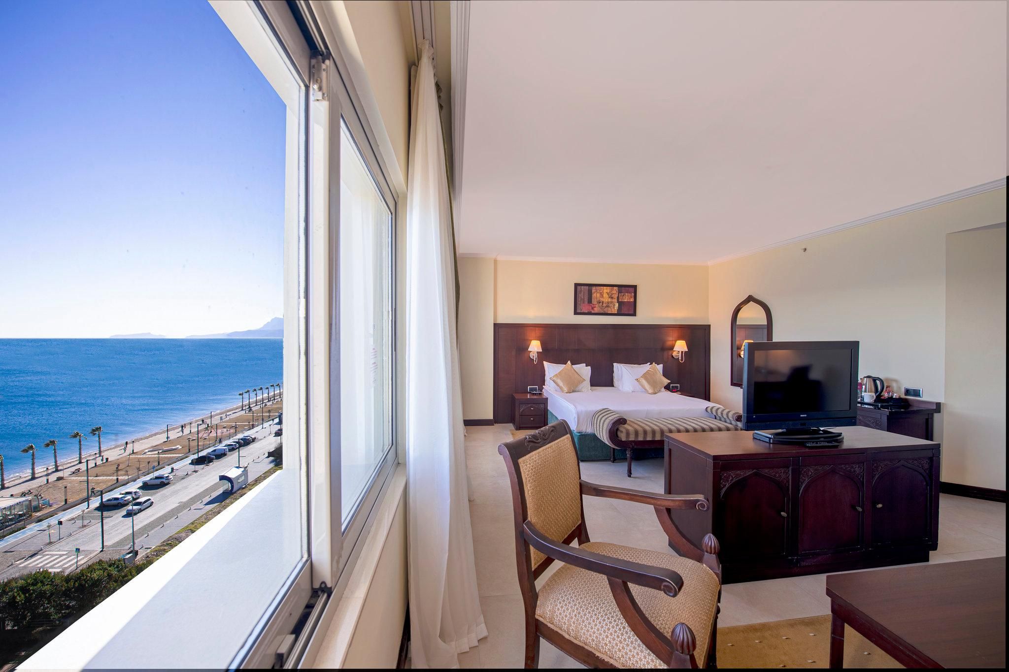 1 King Junior Suite Sea Front