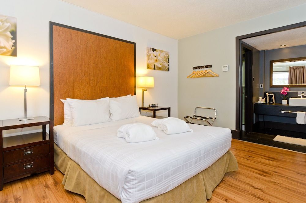 undefined Centro Motel 4