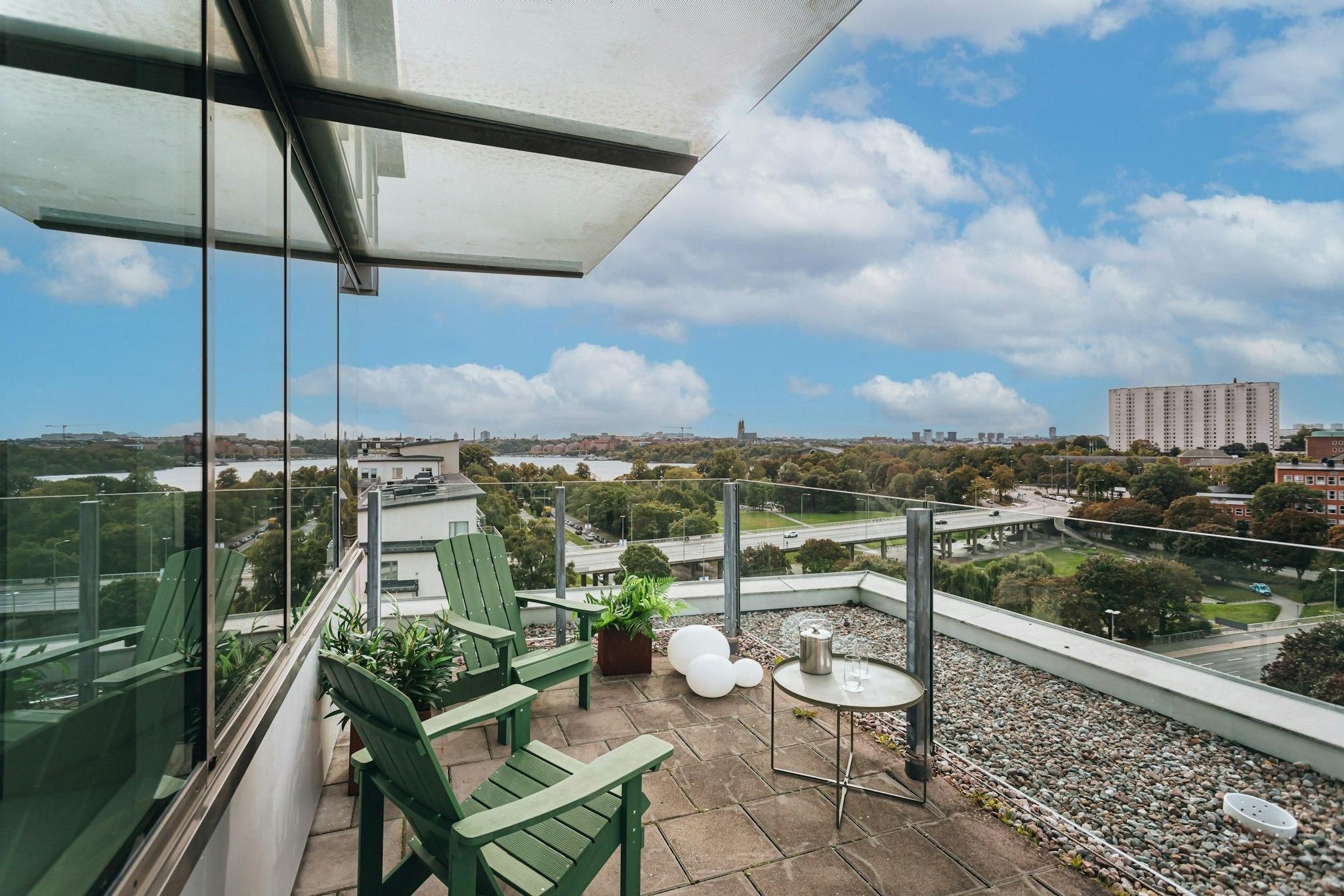 Studio, 1 King, Top floor, Balcony