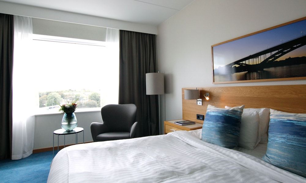 Courtyard by Marriott Stockholm Kungsholmen Deluxe Room, 1 King Bed 6