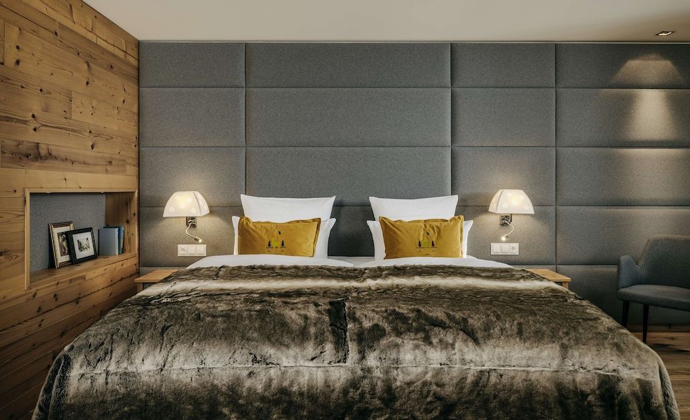 Junior Suite, Balcony, Mountain View