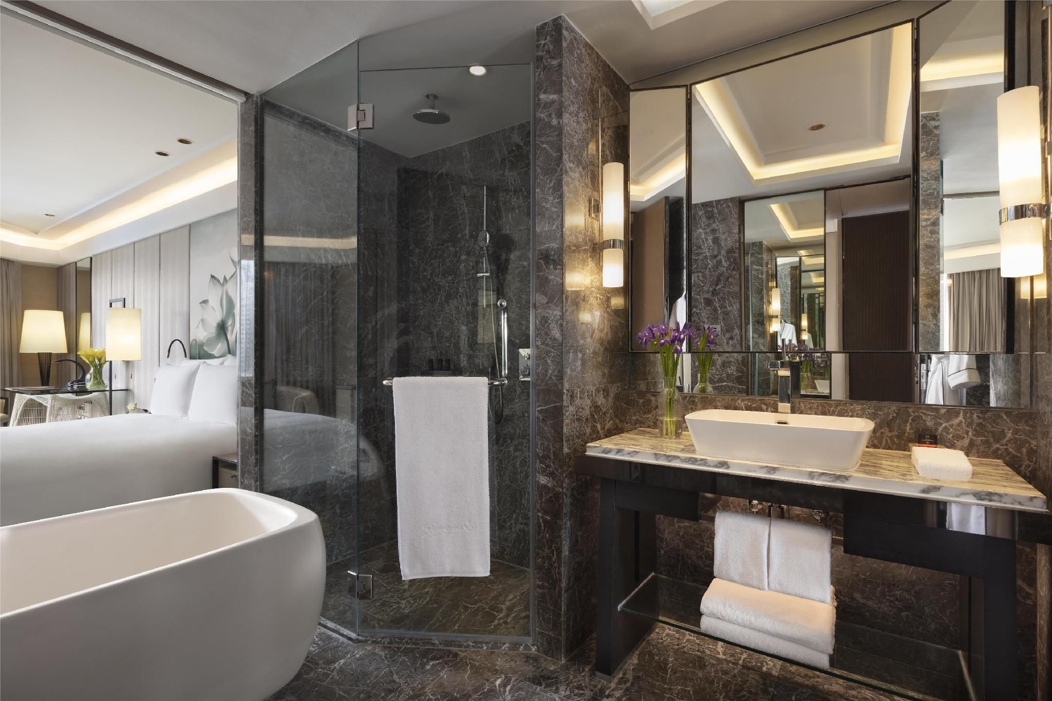 Executive Balcony King Room