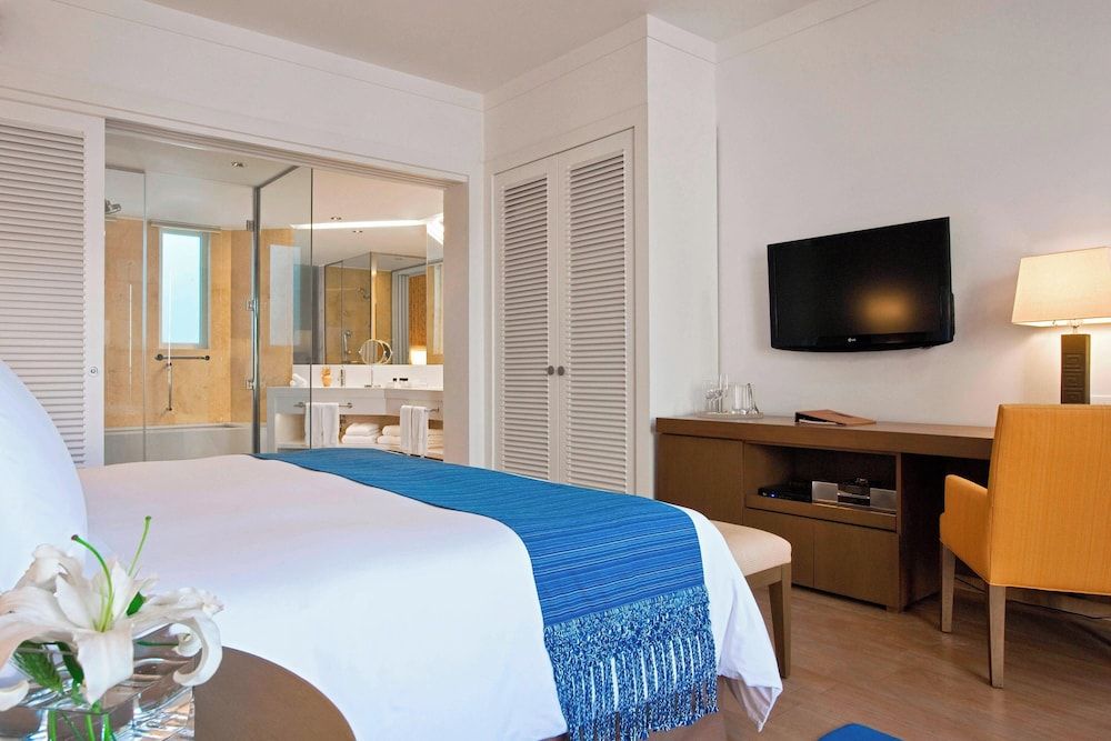 Suite, 1 King Bed, Oceanfront
