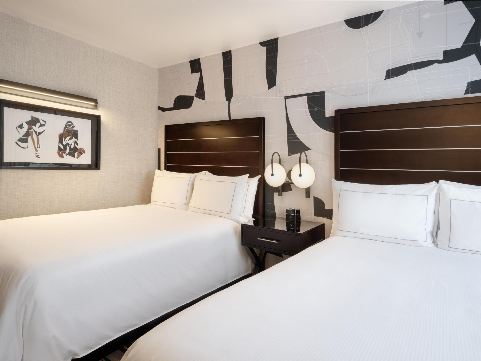 2 Double Beds
