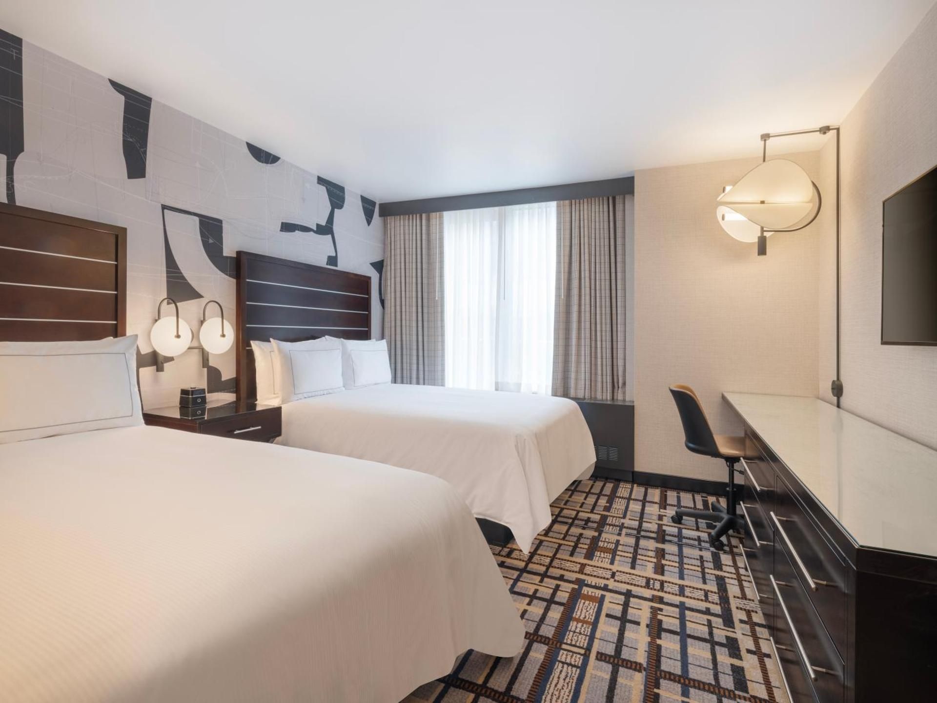 2 Double Beds City View