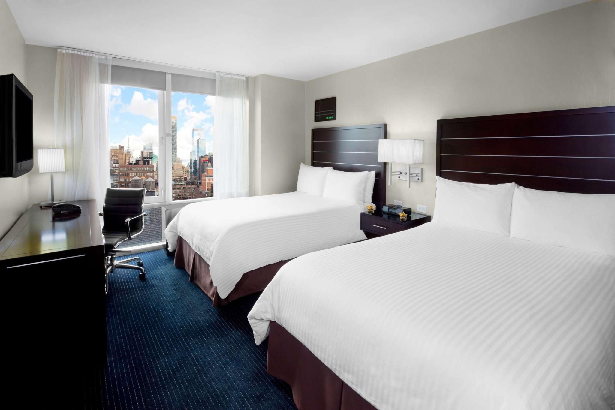 2 Double Beds City View