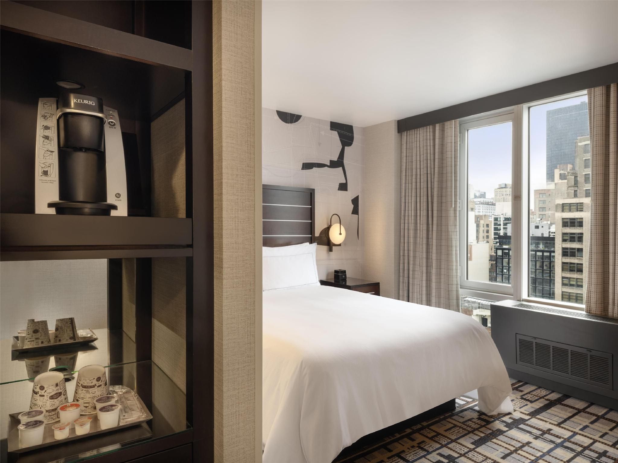 1 Queen Bed City View