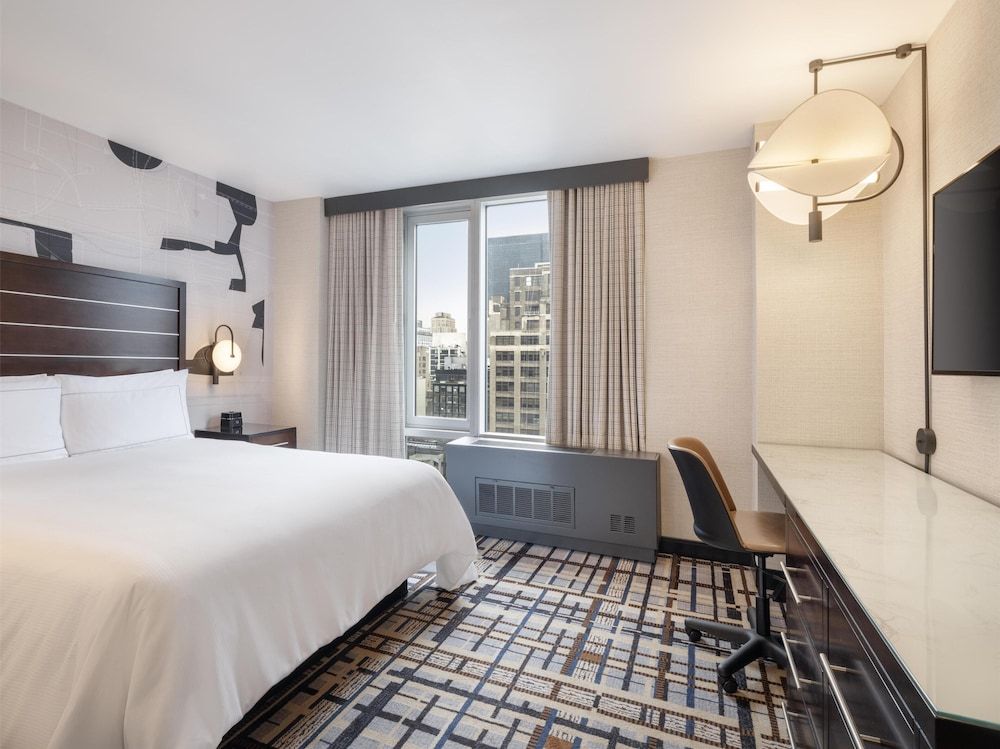 Hilton New York Fashion District Accessible queen bed room 3