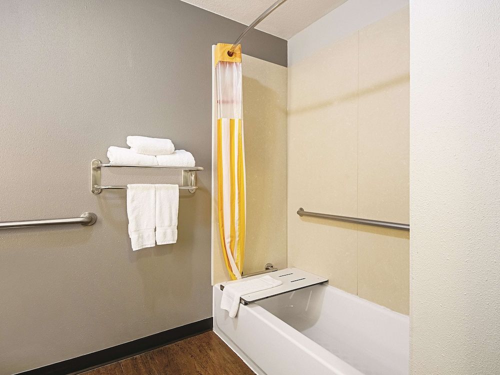 Room, 2 Queen Beds, Non Smoking