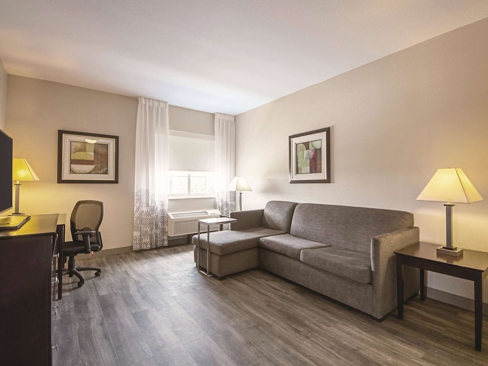 Deluxe Suite, 1 King Bed, Non Smoking