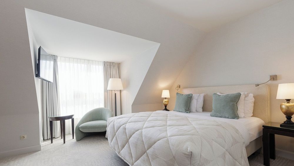 Grand Hotel Casselbergh Bruges Superior Room 4