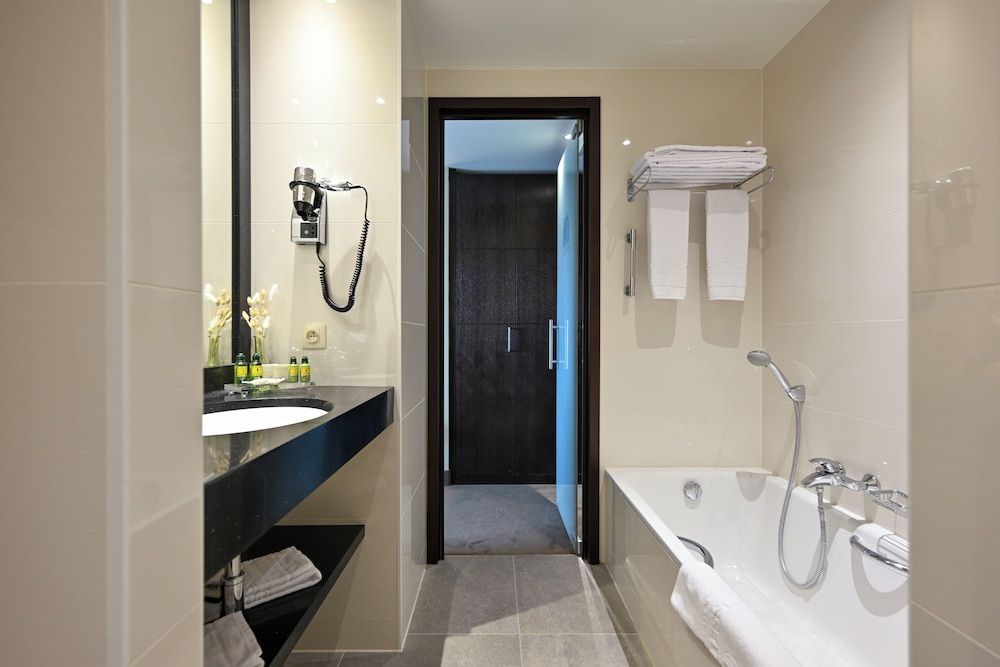 Grand Hotel Casselbergh Bruges Superior Room 6