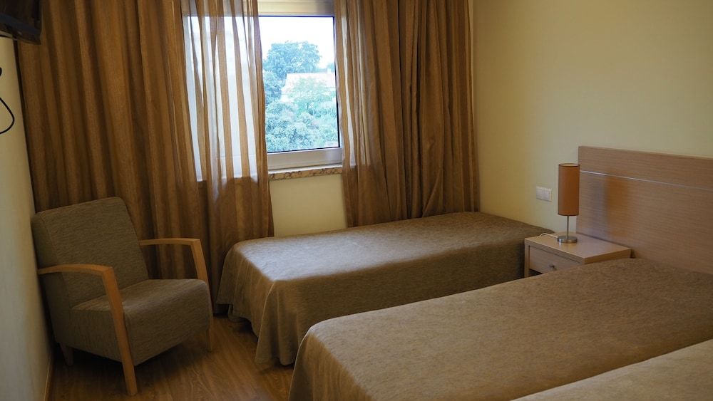 Casa São Nuno Hotel Triple Room 3