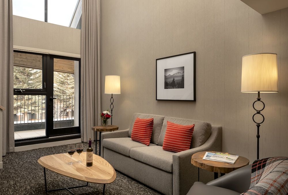 Peaks Hotel and Suites