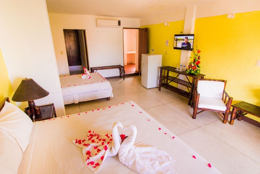 Hotel Zihua Caracol Suite Familiar 3