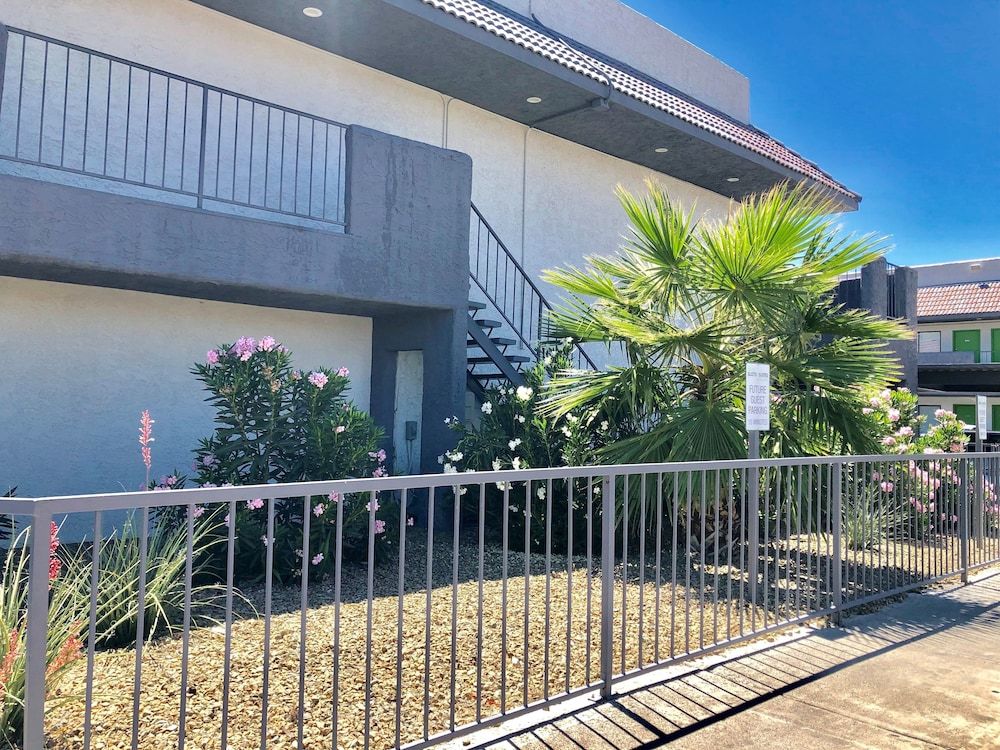 undefined Siegel Slots and Suites 7