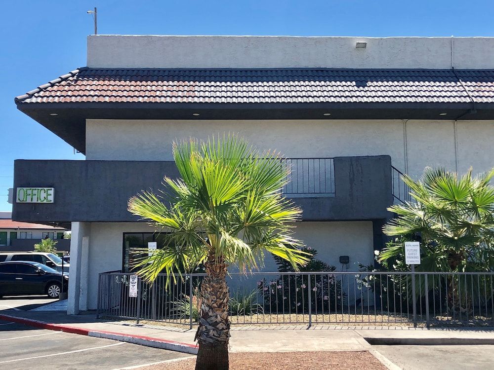 undefined Siegel Slots and Suites 2