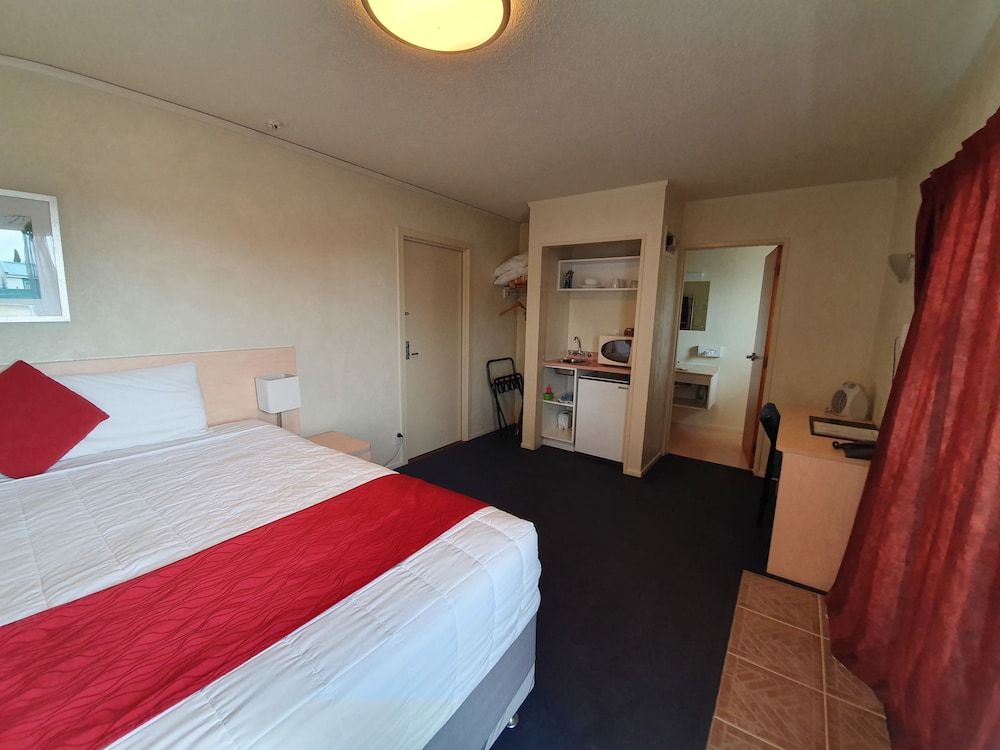 Abbots Hamilton - Hotel and Conference Centre Comfort Twin Room, Refrigerator & Microwave 5