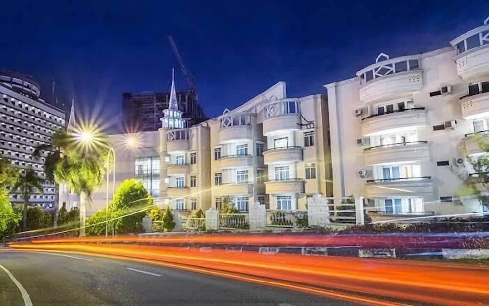 undefined Grand Eska Hotel and Residences