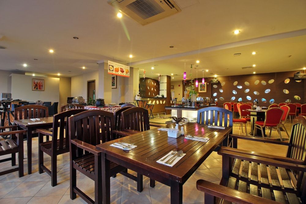 undefined Grand Eska Hotel and Residences 5