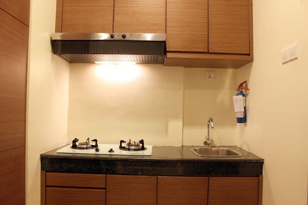 Grand Eska Hotel and Residences Studio 4