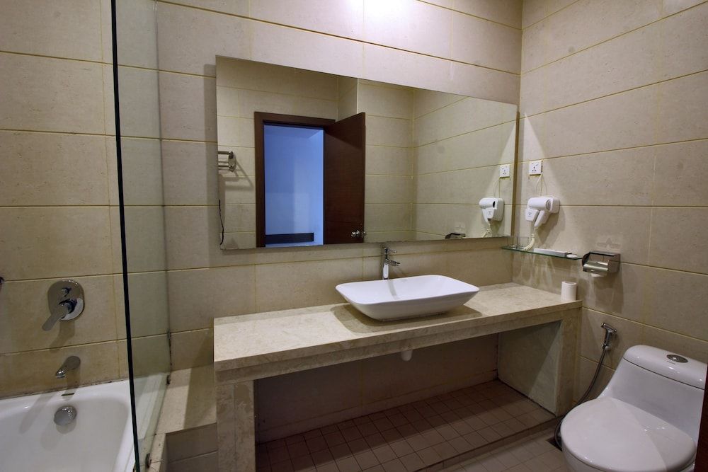 Grand Eska Hotel and Residences Family Room, 2 Bedrooms 5