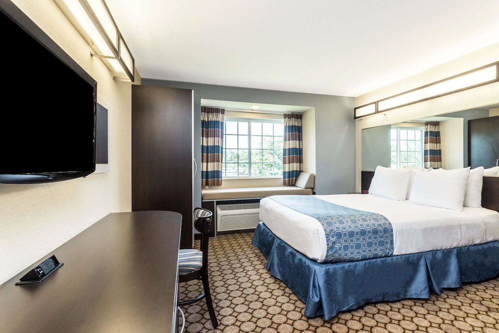 Standard Room, 1 Queen Bed