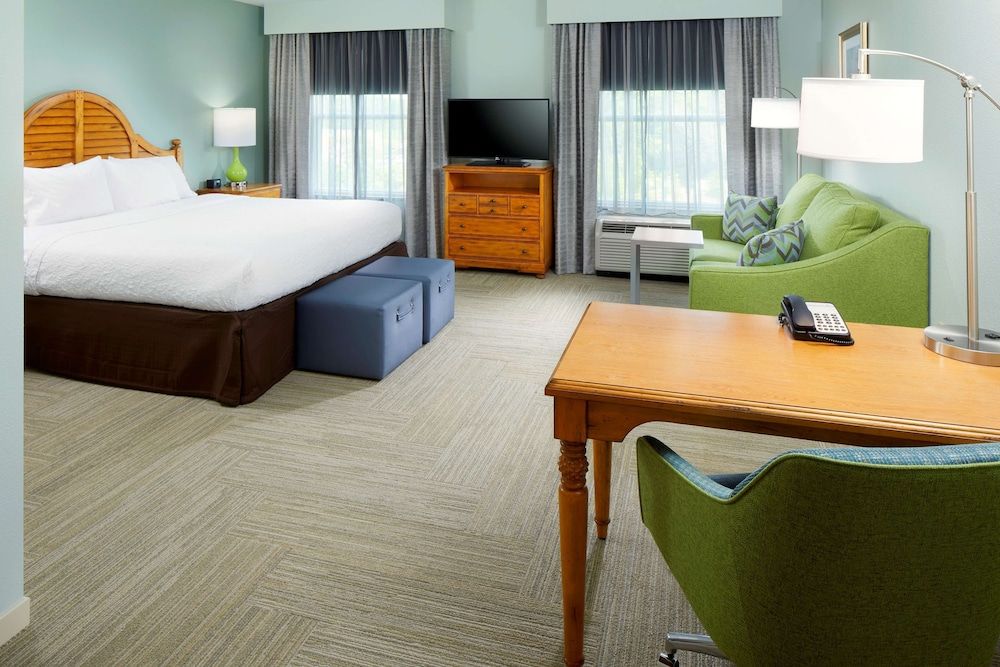 One King Bed Studio Suite Non-Smoking