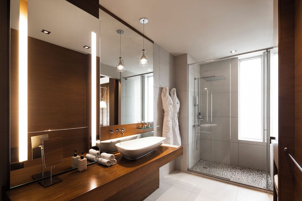 Hotel Le Germain Calgary Classic Room, 1 Queen Bed 3