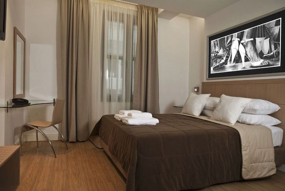 Chic Hotel Double Room 3