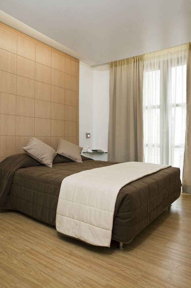 Chic Hotel Double Room 8